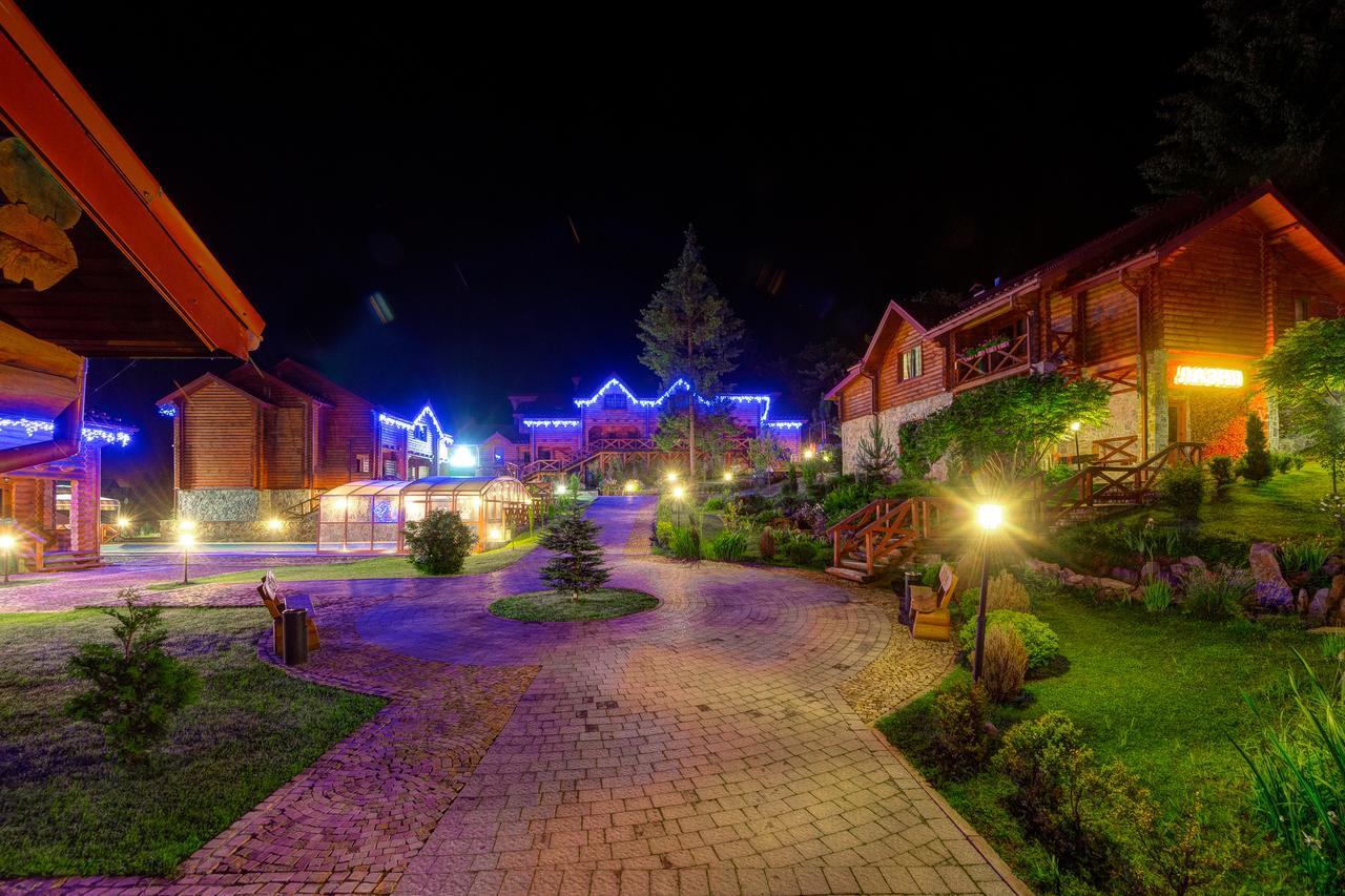 Slovyanka Hotel สลาฟสเก ภายนอก รูปภาพ
