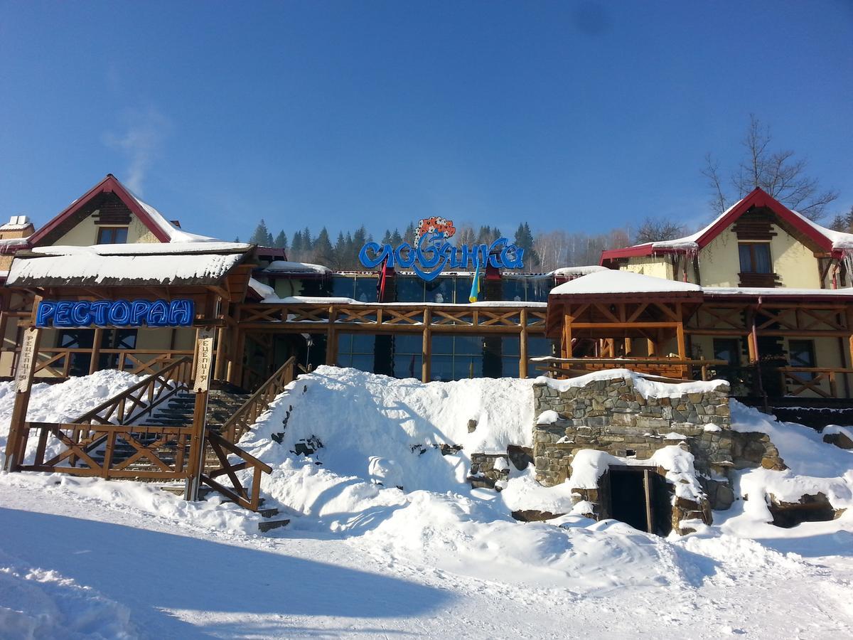 Slovyanka Hotel สลาฟสเก ภายนอก รูปภาพ
